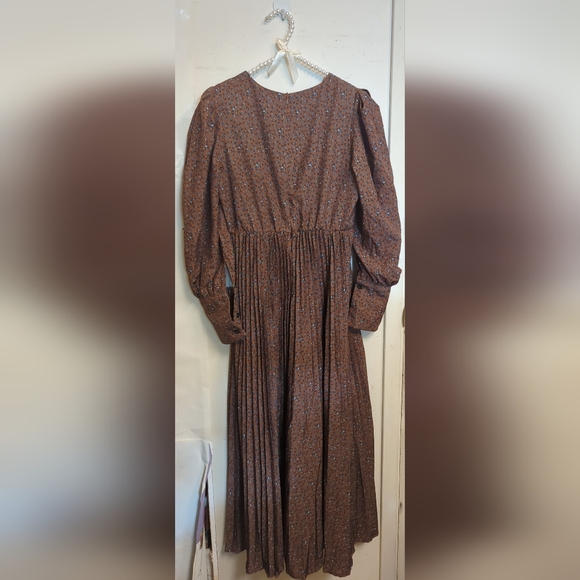 Dress - Picture 2 of 3